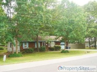 354 Sunrise Serv Rd E, Center Moriches, NY 11934