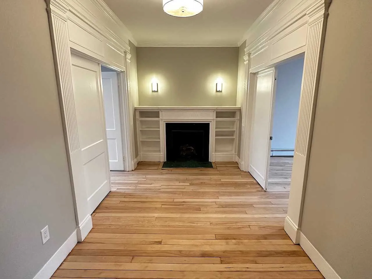 4 bed, $5,500 — Photo 1