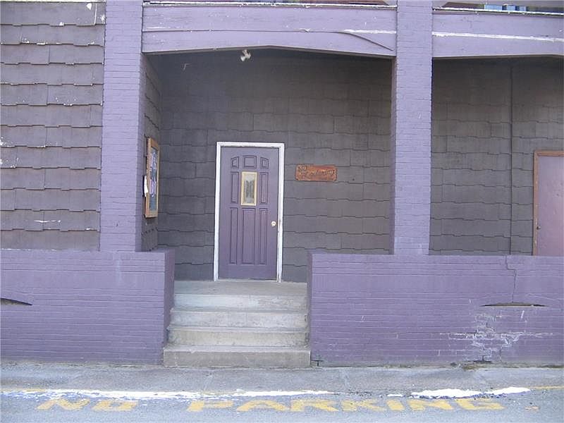 1st image of 125 1st St