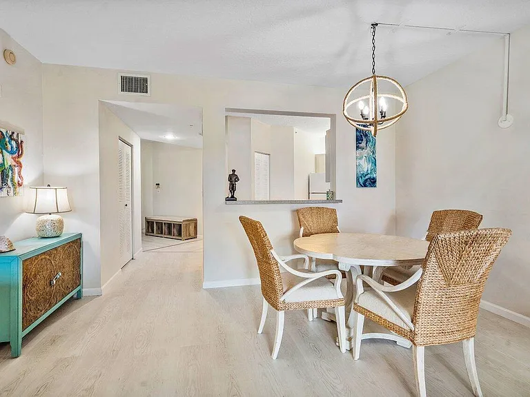 300 Uno Lago Dr #304 — Photo 9