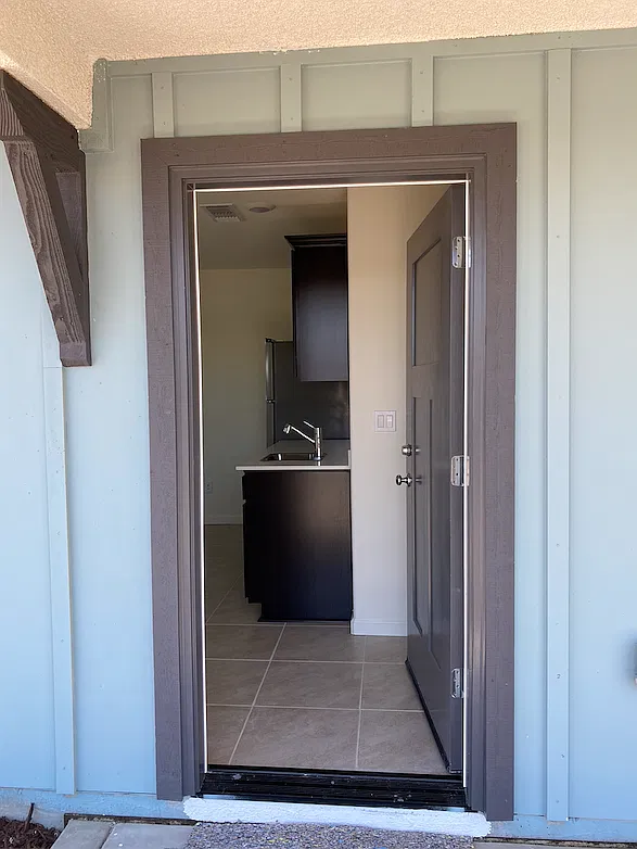 698 Keenan Ct — Photo 3