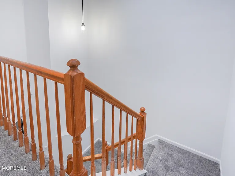 27 Karen Dr — Photo 14