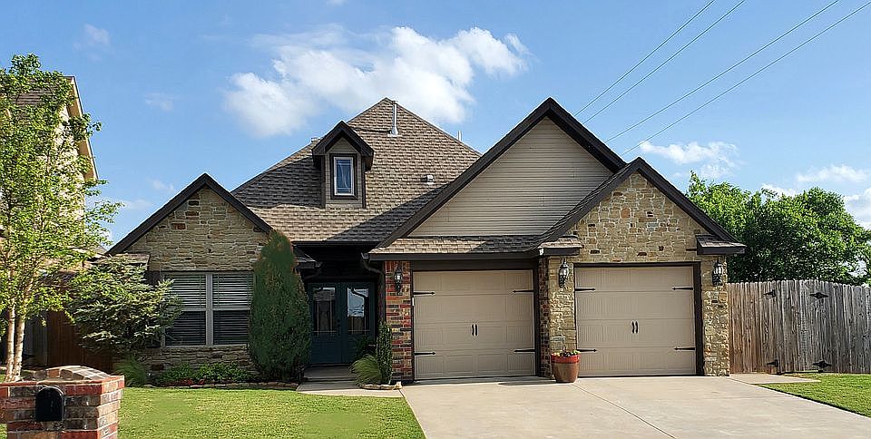 1st image of 8444 NW 142nd St
