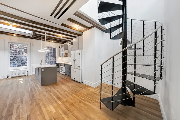 Rented by New York Residence | media 28