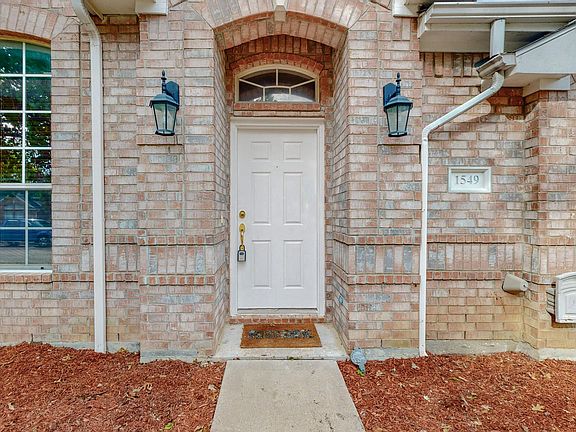 3rd image of 1549 Shannon Dr