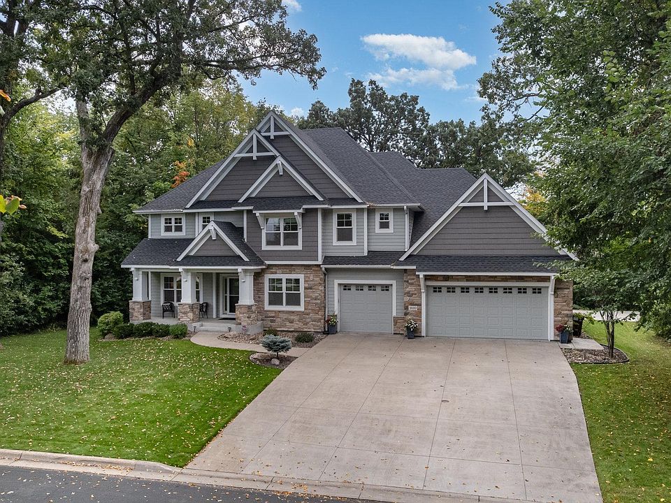 1410 Woodlands Ct SE