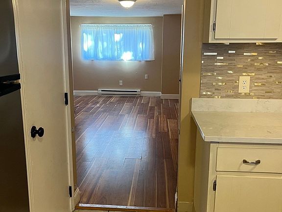 3rd image of 9 Tideview Path APT 3