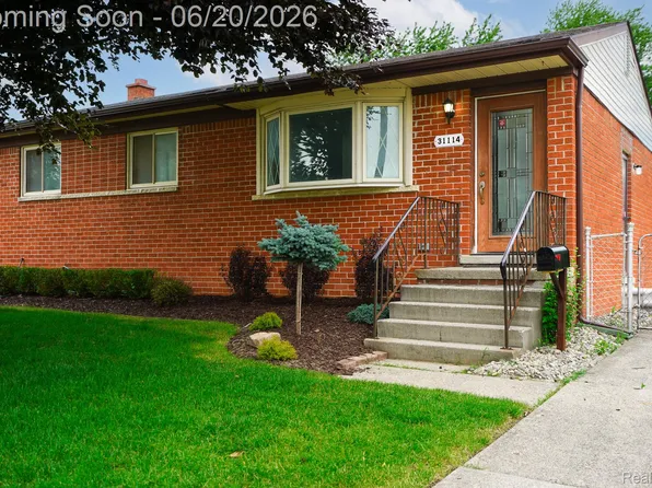 31114 Balmoral St, Garden City, MI 48135