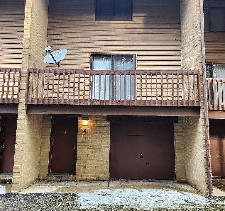 1st image of 420 White Pond Dr #3