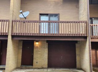 420 White Pond Dr #3, Akron, OH 44320