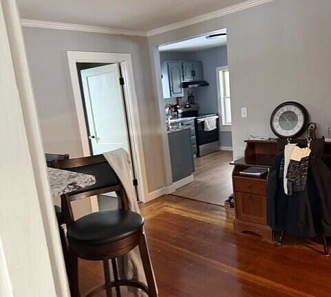 4th image of 63 Addison St