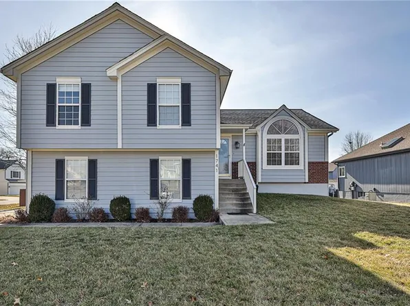 1741 SE 12th St, Lees Summit, MO 64063