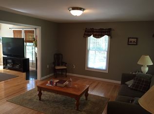 22 Breezy Knoll Rd, Smithfield, RI 02828