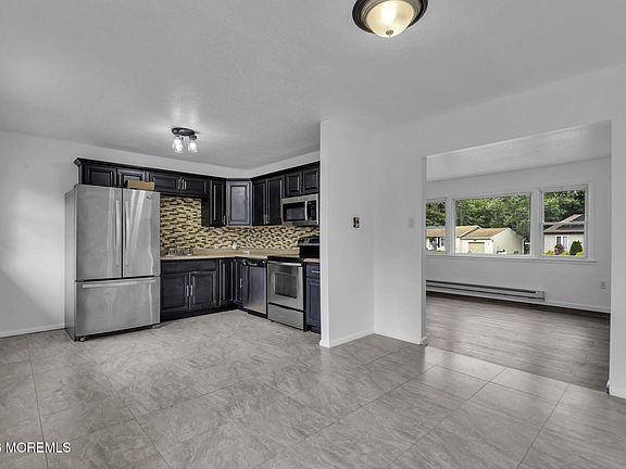 4th image of 102 Buckhorn Lake Ct