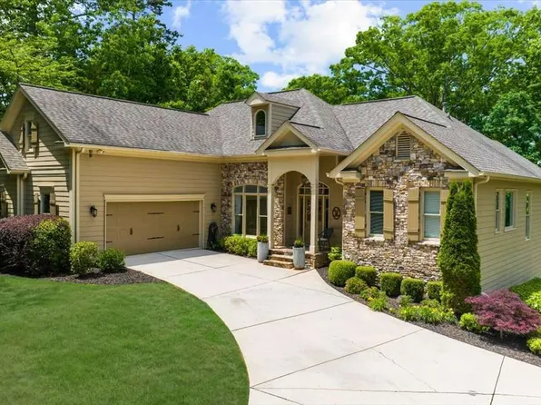 8840 Bayhill Dr, Gainesville, GA 30506