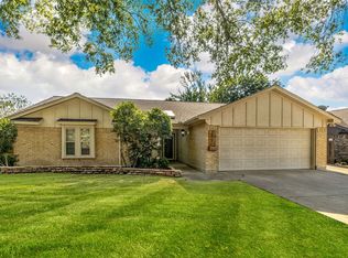 2511 Highgate Dr, Arlington, TX 76016