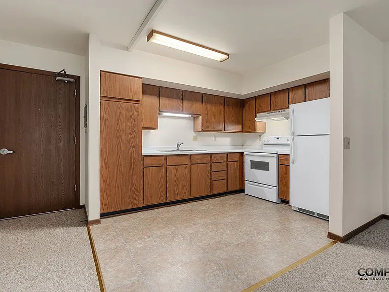 610 Gray St Apartments — Photo 19