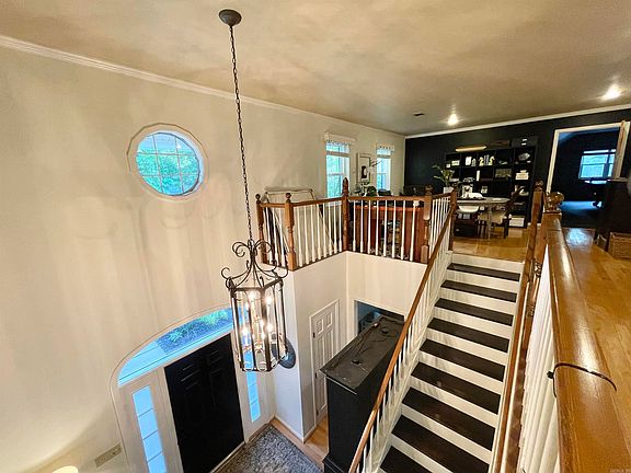 5th image of 11 Riverwood Pl