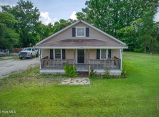 298 Comfort Rd, Richlands, NC 28574