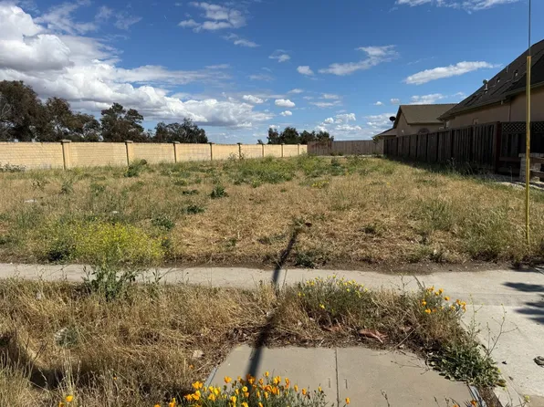 6 Elm Cir, Greenfield, CA 93927