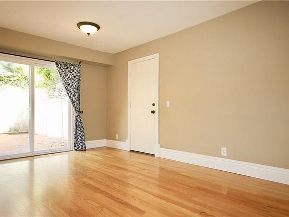 3rd image of 20 Woodswallow Ln