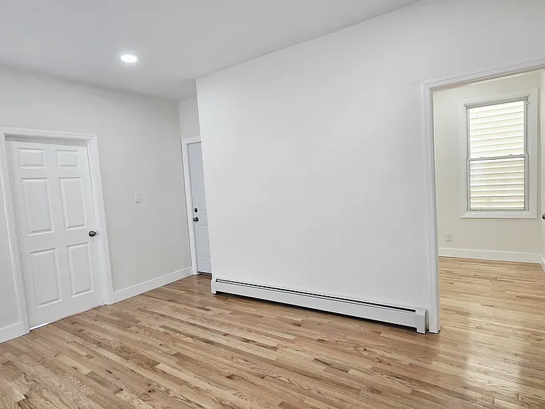 15 Dwight St — Photo 11