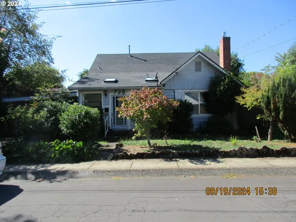 728/736 W Union St, Roseburg, OR 97471