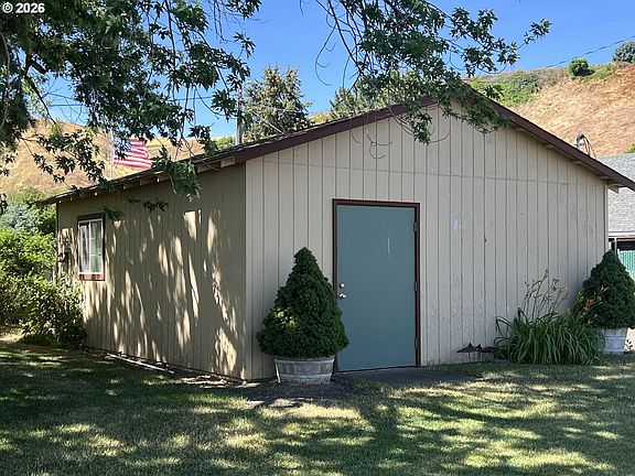 4th image of 219 Catherine Ave