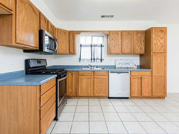 3rd image of 3811 W Whitendale Ave
