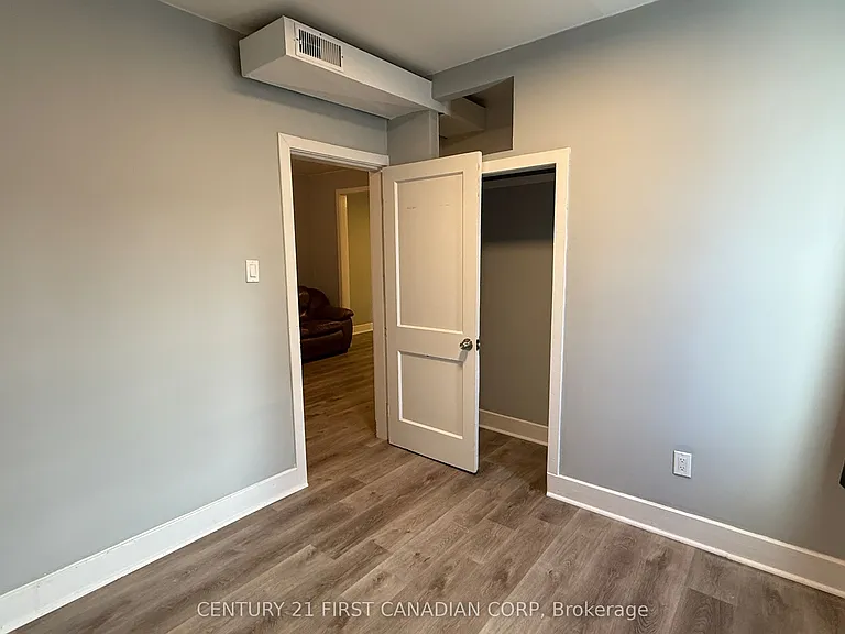 1072 Dundas St #3 — Photo 12