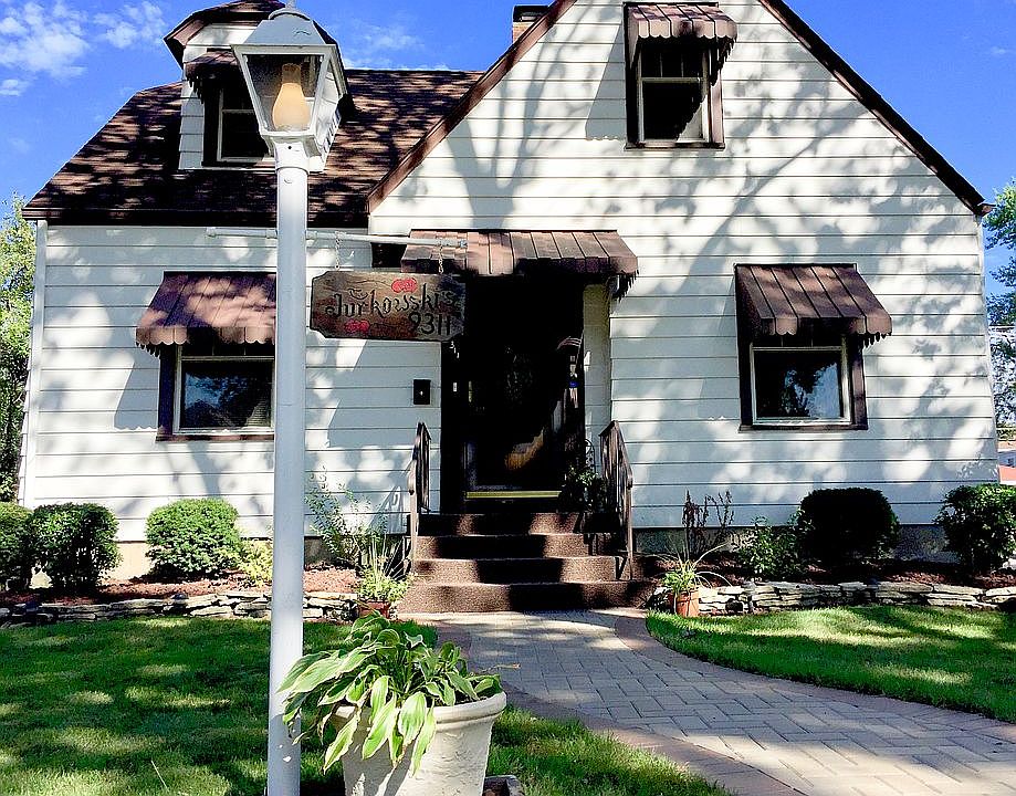 2nd image of 9311 S Sproat Ave