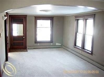 4th image of 454 E Jackson St