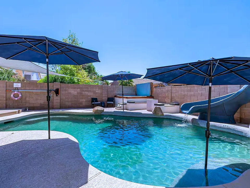 S Laguna Dr