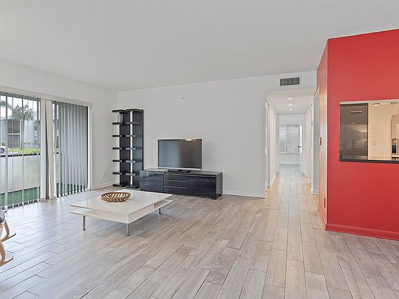 2nd image of 1009 Green Pine Boulevard #A1