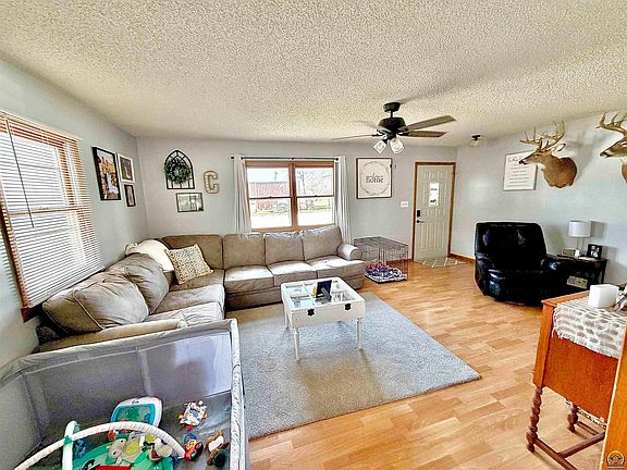 3rd image of 277 Main St