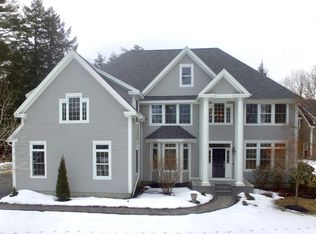 7 Bridle Path, Falmouth, ME 04105