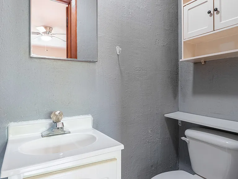 430 Sylvan St #1 — Photo 14