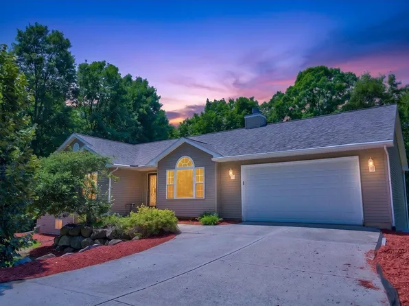 4729 Gaston Cir, Cottage Grove, WI 53527