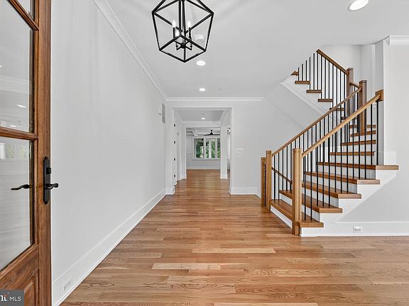 2nd image of 5519 McKinley St
