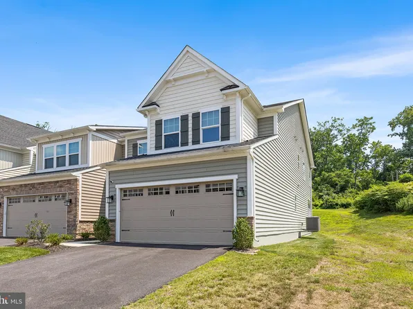 331 W Ponds Edge Dr, Media, PA 19063