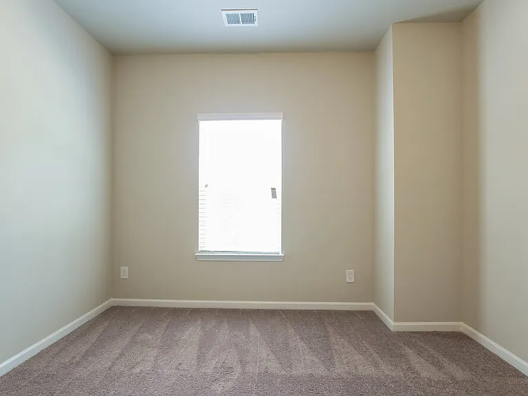 357 E Broad St — Photo 14