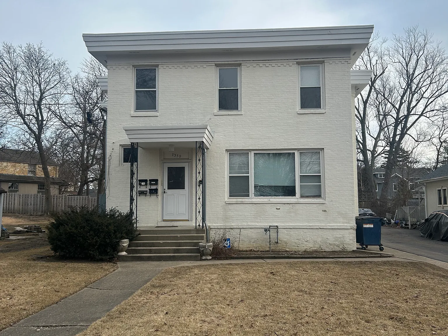 2 bed, 1000 sqft, $2,300 — Photo 1
