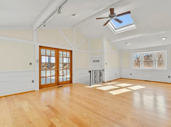 72 Cambridge Rd #2, Woburn, MA 01801