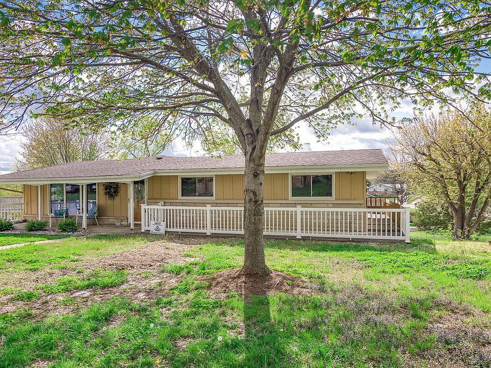 1st image of 122 Valley View Dr