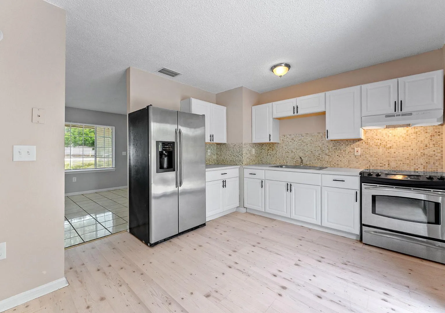 2201 Spanish Vistas Dr - Unit N — Photo 4