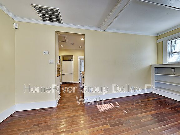5th image of 226 S Oak Cliff Blvd
