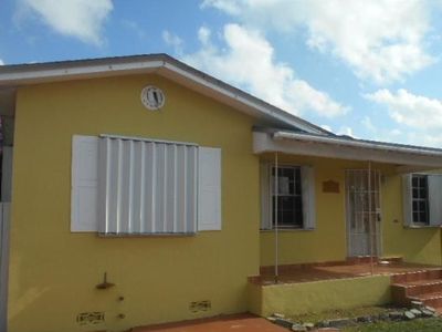 290 E 39th St, Hialeah, FL, 33013
