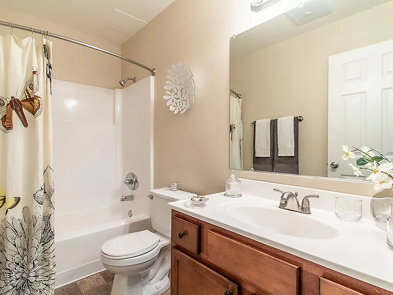 The Montclaire — Photo 15