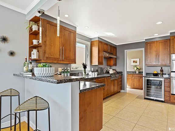 5th image of 156 Upland Dr