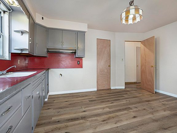 4th image of 2703 Bonds Ave
